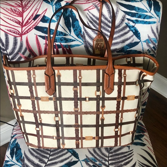 SOLD - Ralph Lauren Handbag - Picture 4 of 11